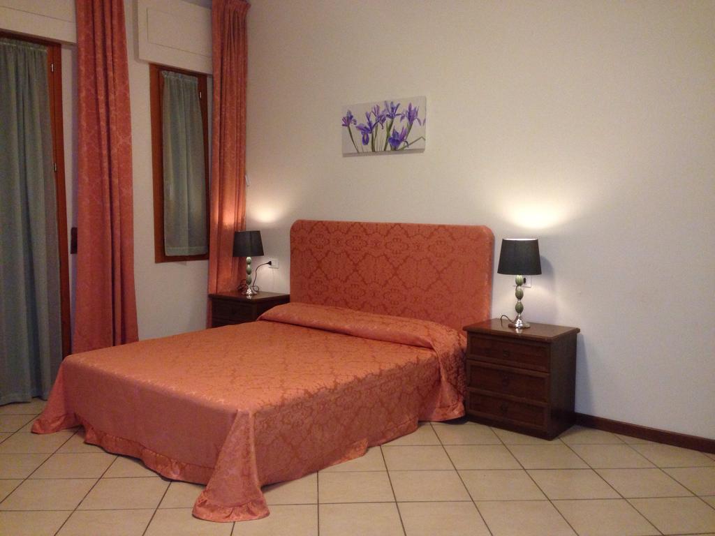 Residence Principessa Clotilde Montecatini Terme Cameră foto