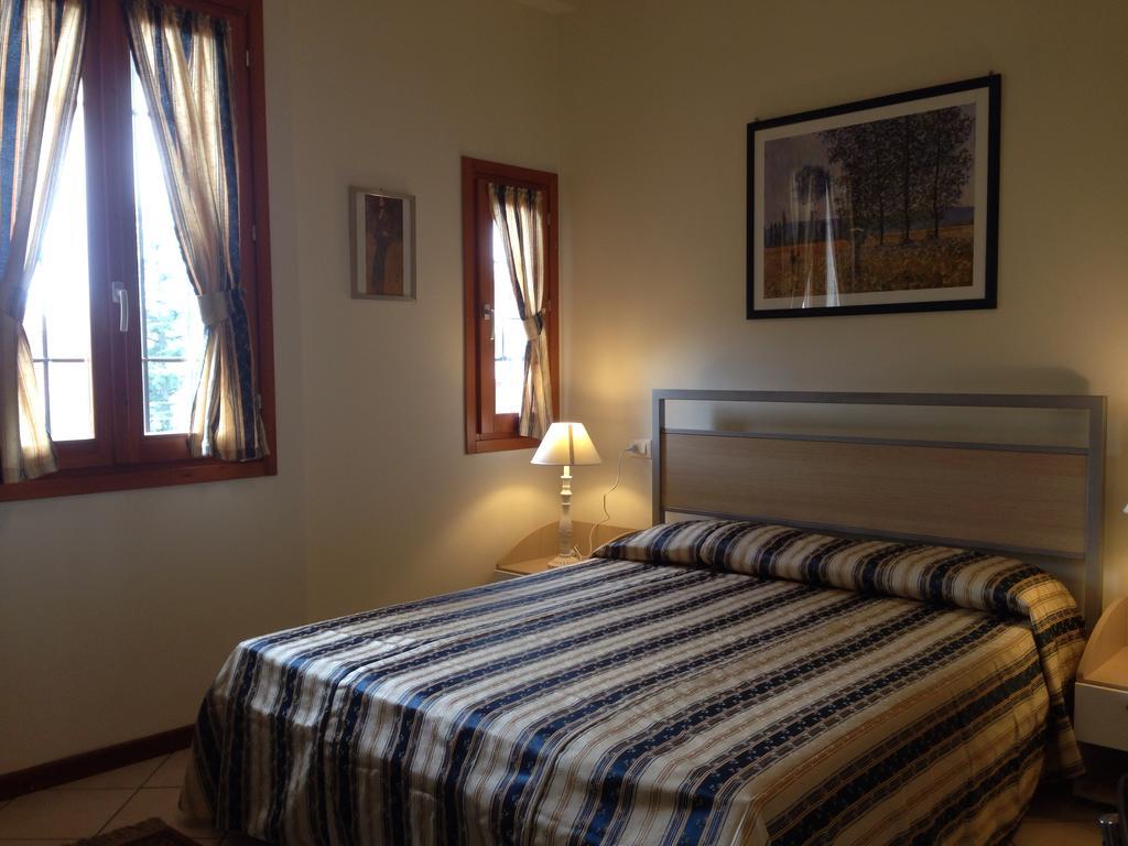 Residence Principessa Clotilde Montecatini Terme Cameră foto